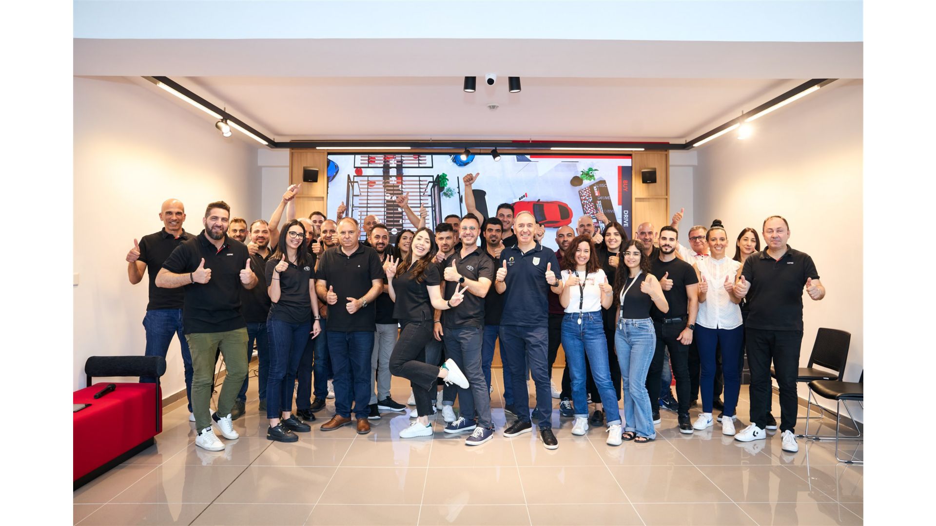 Toyota: People, Ideas Challenge of New 洋書
